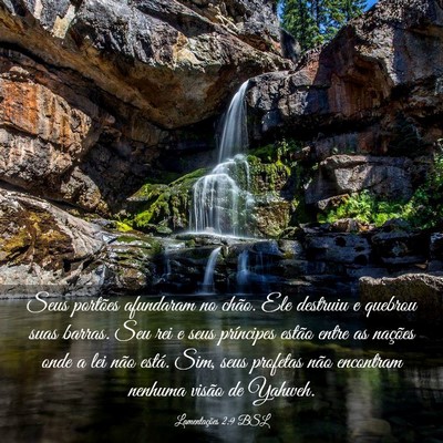 Picture 03 - Lamentações 2:9 BSL - Seus portões afundaram no chão. Ele destruiu e - Bible Verse Picture