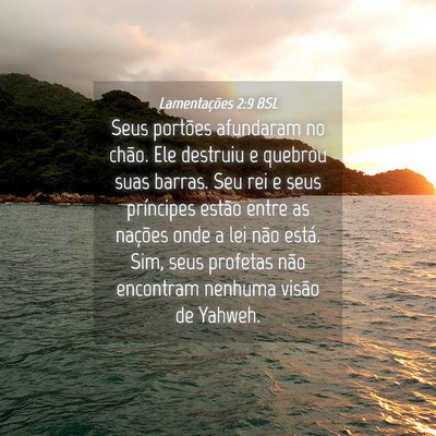 Picture 04 - Lamentações 2:9 BSL - Seus portões afundaram no chão. Ele destruiu e - Bible Verse Picture